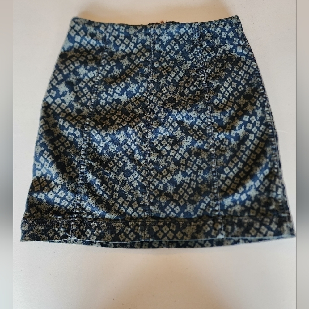 Free People Women's Modern Mini Jean Skirt Size 2.